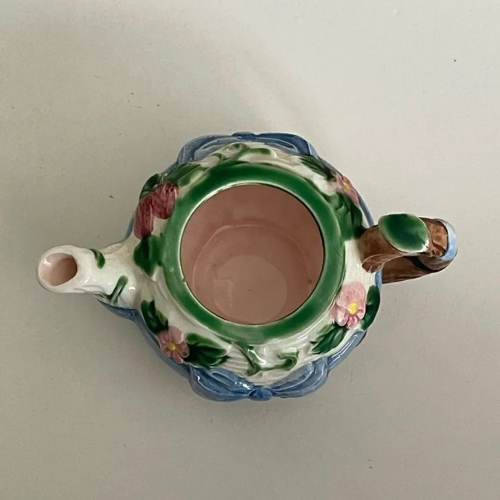 Unbranded vintage teapot